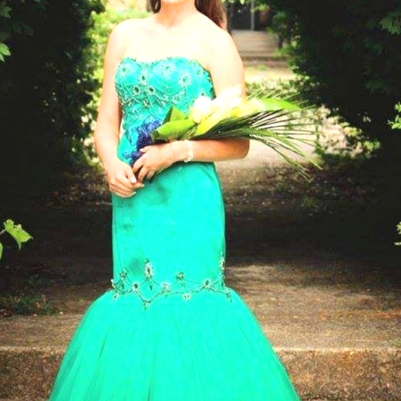Sherri Hill green, long formal dress 2 - Picture 2 of 16